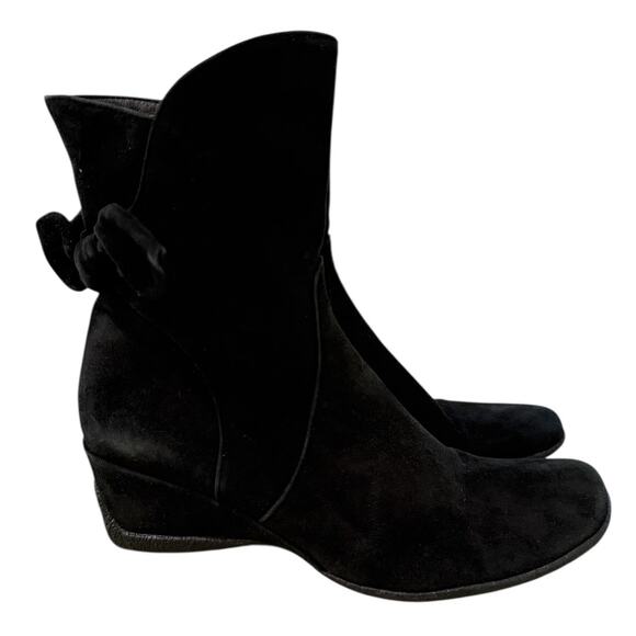 Cordani Black Suede Wedge Booties Women’s EU 38 (7.5-8) Bow Accent Ankle Boots - Picture 1 of 8